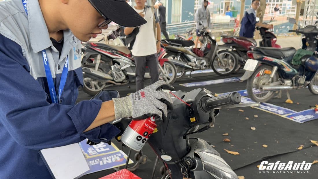 [cafeauto] Sinh viên khu Đại học Quốc gia Tp. HCM được bảo dưỡng xe miễn phí