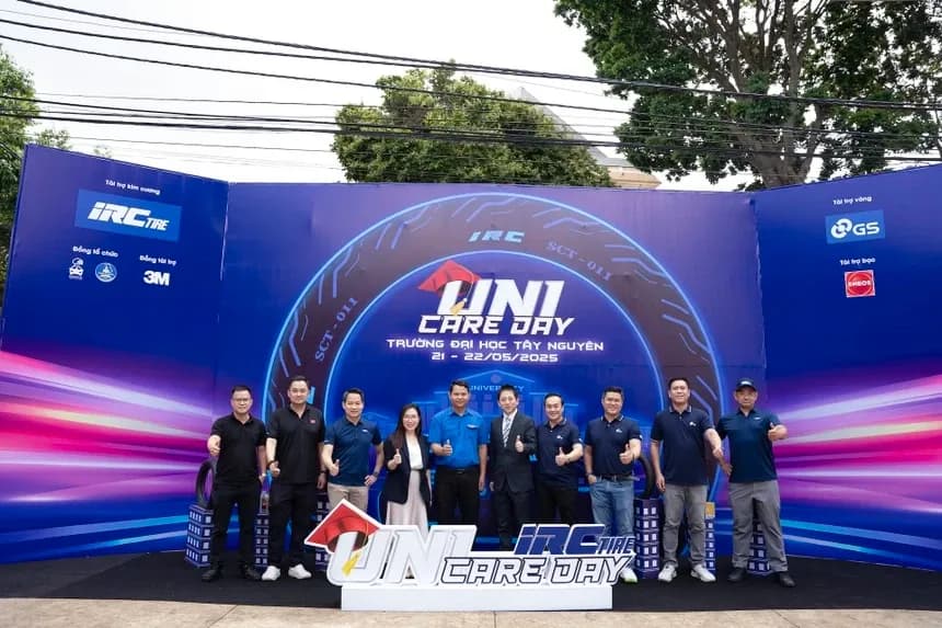 [Znews]Hãng dầu nhớt Eneos chăm sóc, bảo dưỡng xe máy miễn phí cho sinh viên